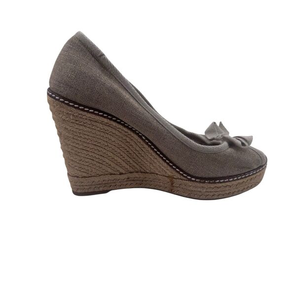 Tory Burch Jackie Charm Logo Peep Toe Wedge Espadrille Heel Gold/Beige 9B - Picture 6 of 16